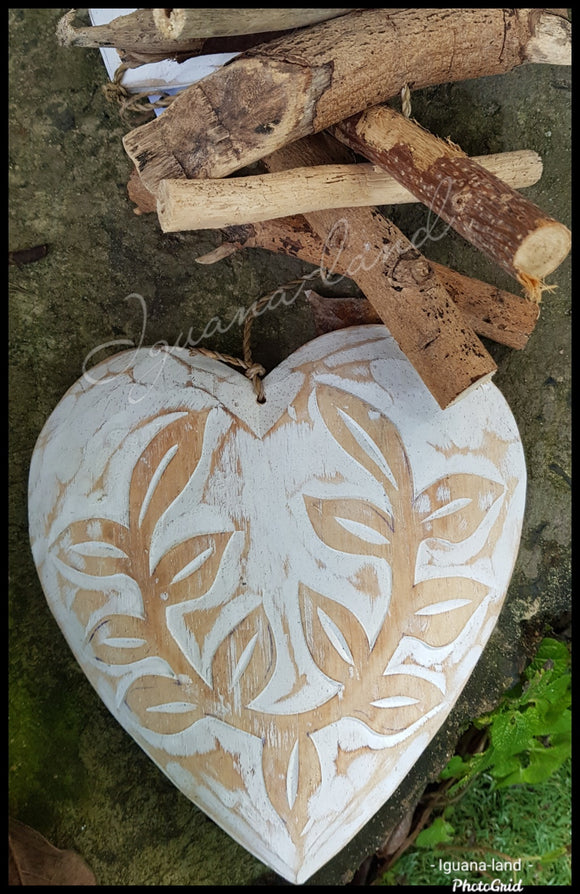 Carved Timber Heart Strand