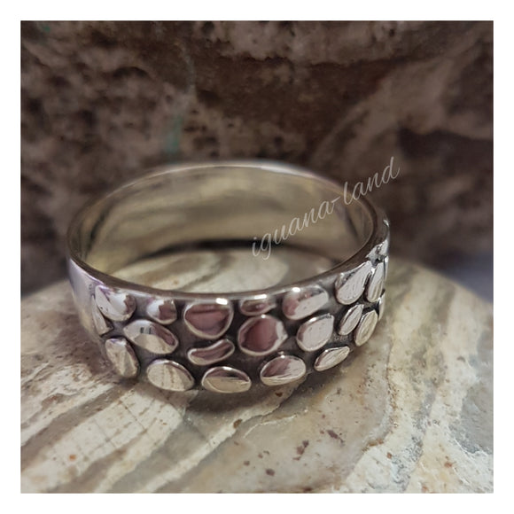 Pebble Ring