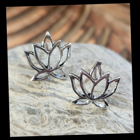 Lotus Stud (L) ER